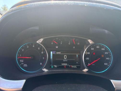 Silver Ice Metallic 2018 Chevrolet Traverse LT Cloth
