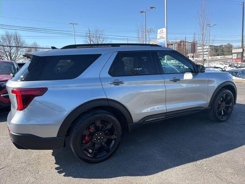 2024 Ford Explorer ST