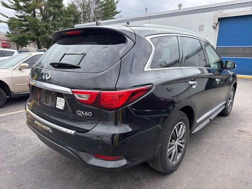 2017 INFINITI QX60 Base