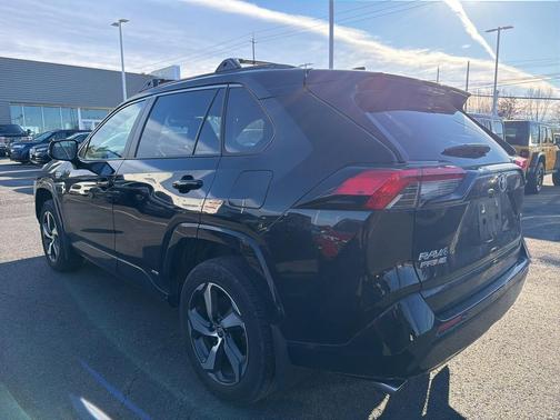 2023 Toyota RAV4 Prime SE