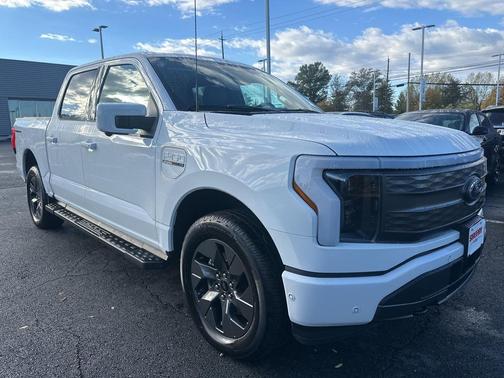 2023 Ford F-150 Lightning LARIAT