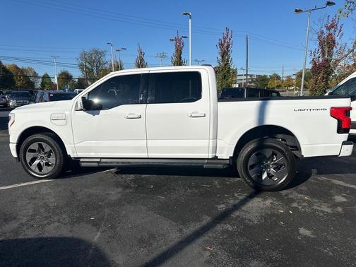 2023 Ford F-150 Lightning LARIAT