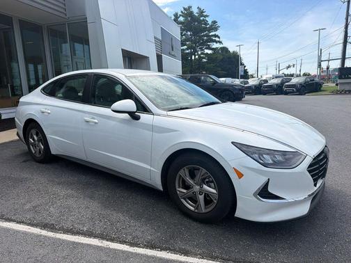 Quartz White 2020 Hyundai SONATA SE