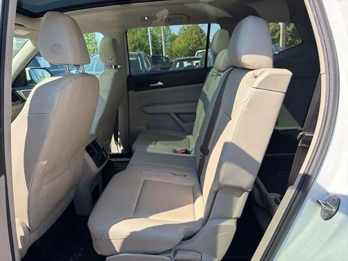 Pure White 2021 Volkswagen Atlas 2.0T SEL
