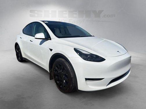 Pearl White Multi-Coat 2023 Tesla Model Y Long Range Dual Motor All-Wheel Drive