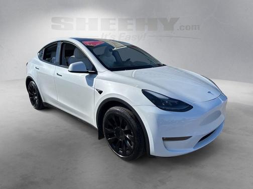 Pearl White Multi-Coat 2023 Tesla Model Y Long Range Dual Motor All-Wheel Drive