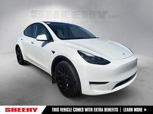 Pearl White Multi-Coat 2023 Tesla Model Y Long Range Dual Motor All-Wheel Drive