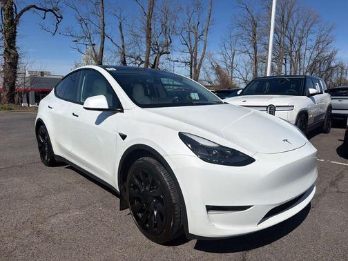 2023 Tesla Model Y Long Range Dual Motor All-Wheel Drive