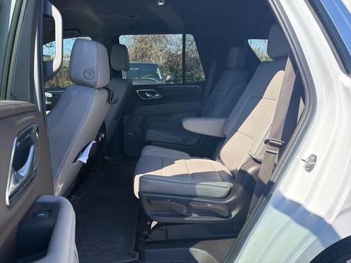 Summit White 2024 GMC Yukon SLT