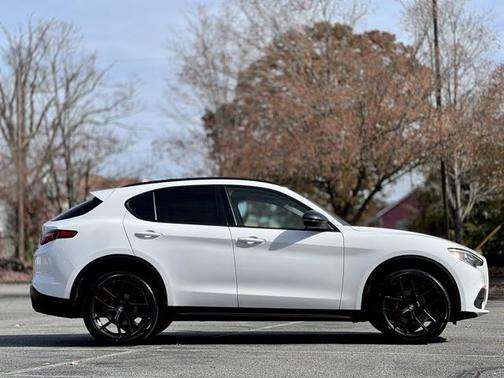 2019 Alfa Romeo Stelvio Sport