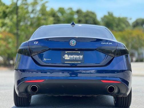 Montecarlo Blue Metallic 2017 Alfa Romeo Giulia Base