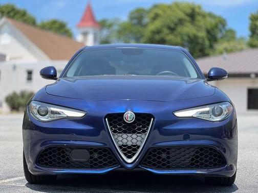 Montecarlo Blue Metallic 2017 Alfa Romeo Giulia Base