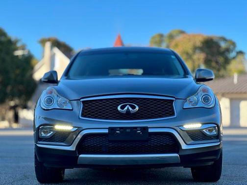 2017 INFINITI QX50 Base