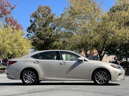 2017 Lexus ES 300h Base
