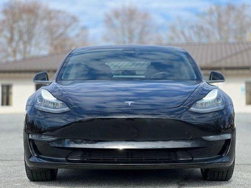 2019 Tesla Model 3 Mid Range