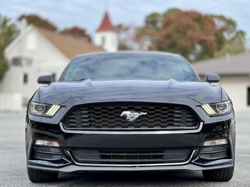 2017 Ford Mustang V6