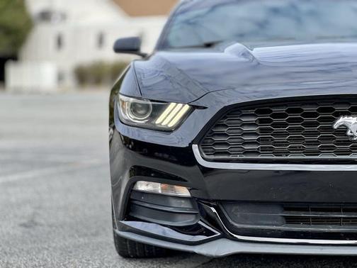 2017 Ford Mustang V6