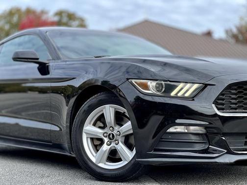 2017 Ford Mustang V6