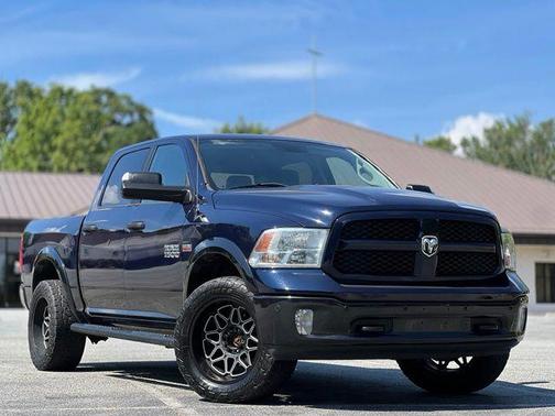 True Blue Pearlcoat 2018 RAM 1500 SLT