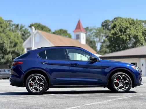 2021 Alfa Romeo Stelvio Base