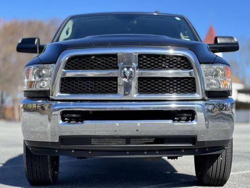 2017 RAM 2500 Tradesman Crew Cab 4x4 6'4' Box