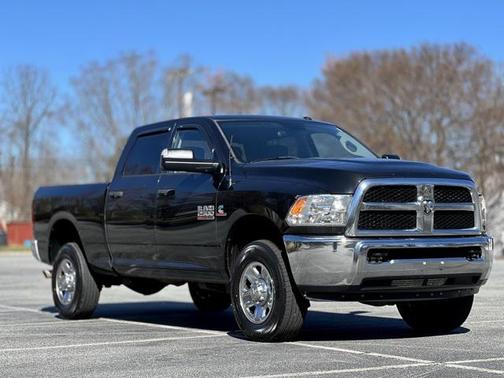 2017 RAM 2500 Tradesman Crew Cab 4x4 6'4' Box