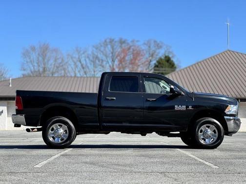 2017 RAM 2500 Tradesman Crew Cab 4x4 6'4' Box