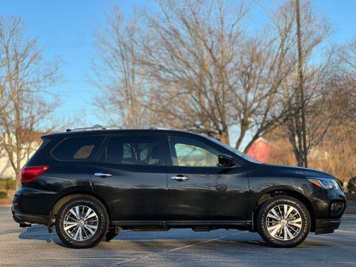 2020 Nissan Pathfinder S 4WD