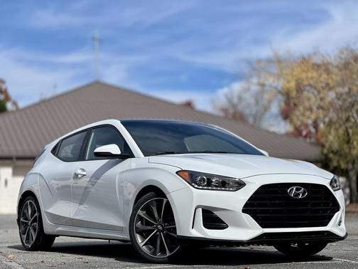 2020 Hyundai Veloster 2