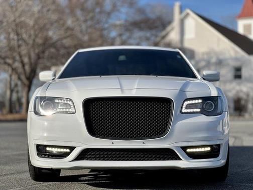 2020 Chrysler 300 S