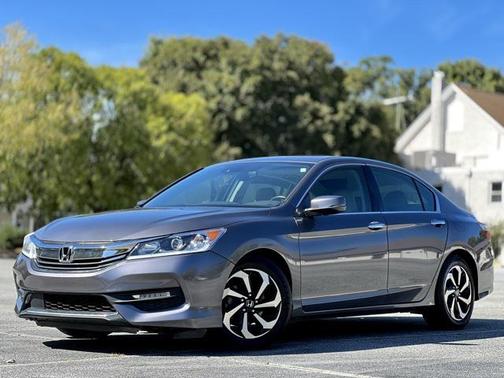2017 Honda Accord EX-L w/Navigation & Honda Sensing