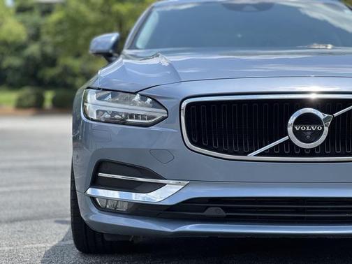 2018 Volvo S90 T5 Momentum