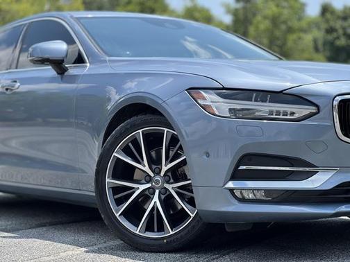 2018 Volvo S90 T5 Momentum
