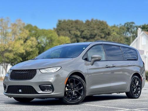 2022 Chrysler Pacifica Touring L