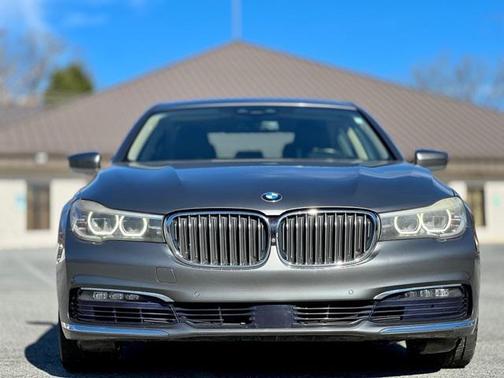 2016 BMW 740 740i