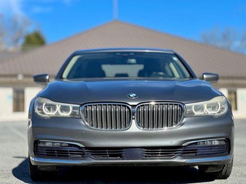 2016 BMW 740 740i