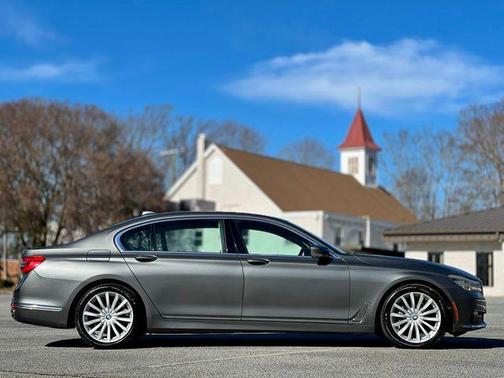2016 BMW 740 740i