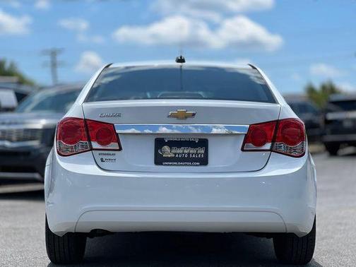 Summit White 2015 Chevrolet Cruze LS