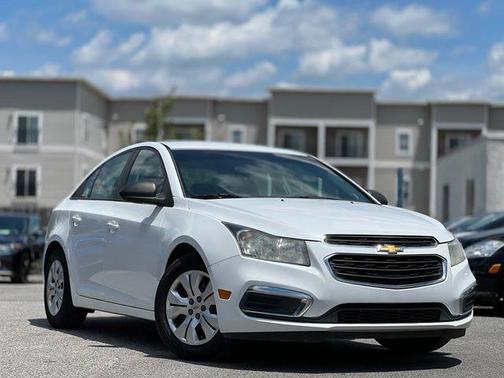Summit White 2015 Chevrolet Cruze LS