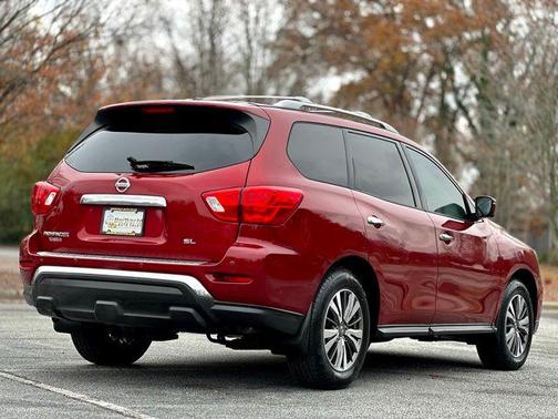 2018 Nissan Pathfinder SL