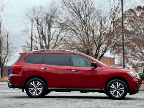 2018 Nissan Pathfinder SL