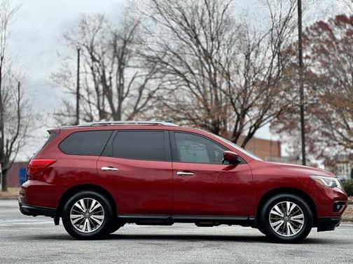2018 Nissan Pathfinder SL