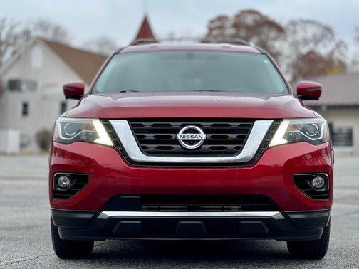 2018 Nissan Pathfinder SL