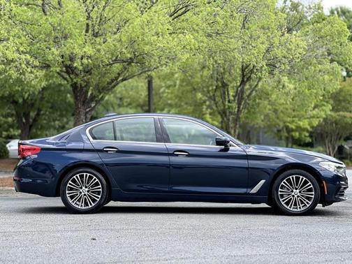 2017 BMW 530 530i
