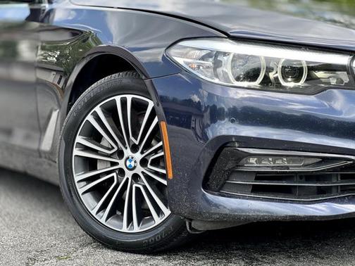 2017 BMW 530 530i
