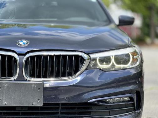 2017 BMW 530 530i