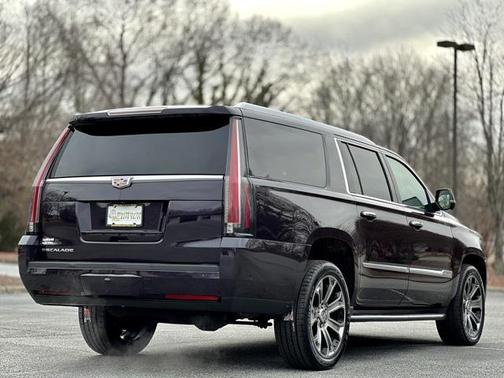 2018 Cadillac Escalade ESV Luxury