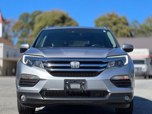 Silver 2017 Honda Pilot Touring
