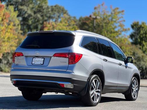 Silver 2017 Honda Pilot Touring