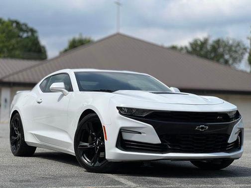 Summit White 2019 Chevrolet Camaro 1SS